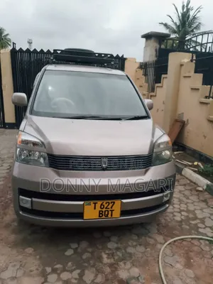 Toyota Noah 2.0 143hp AWD (7 Seater) 2008 Silver