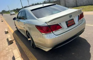 Toyota Crown 2014 Silver
