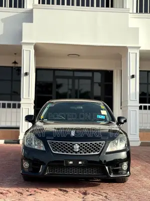 Toyota Crown 2011 Black