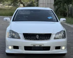 Toyota Crown 2006 White