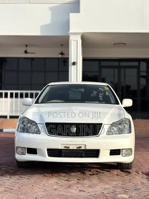 Toyota Crown Royale 2005 White
