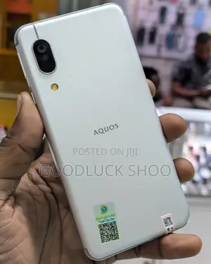 Sharp Aquos Sense 3 Basic SHV48 32 GB Silver