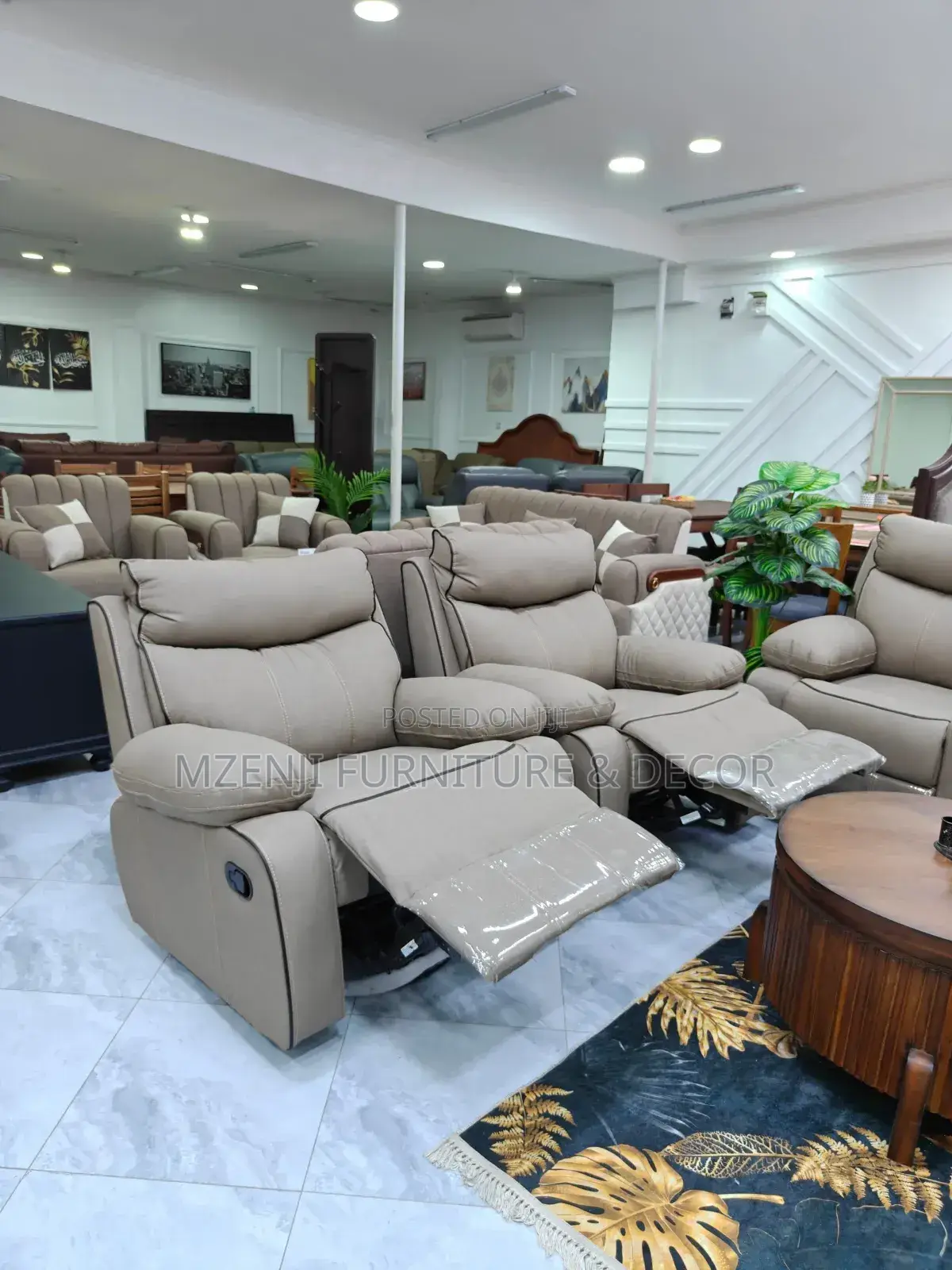 Recliner Sofas Set 3:2:1:1 Zote Zinafyatuta