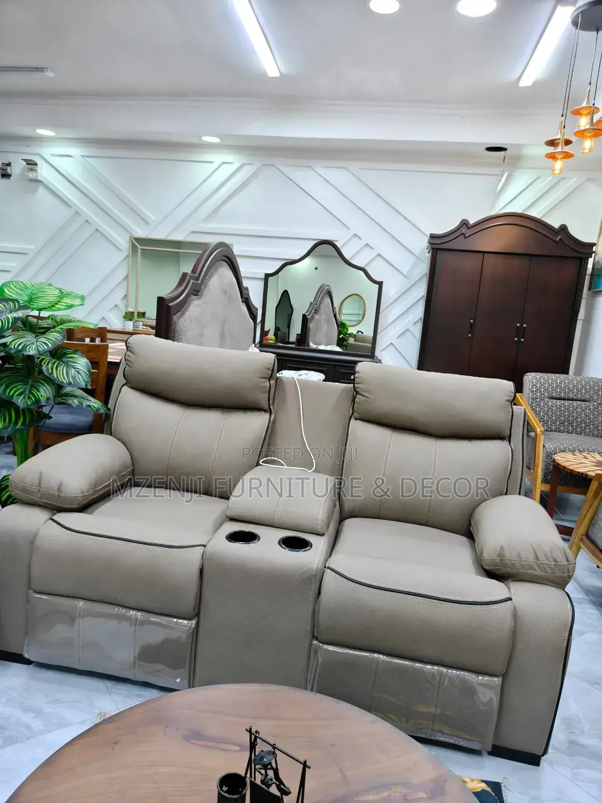 Recliner Sofas Set 3:2:1:1 Zote Zinafyatuta