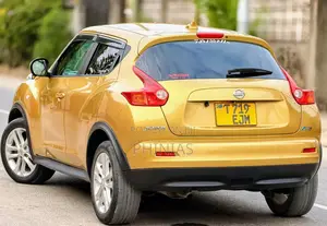 Nissan Juke 2012 Yellow