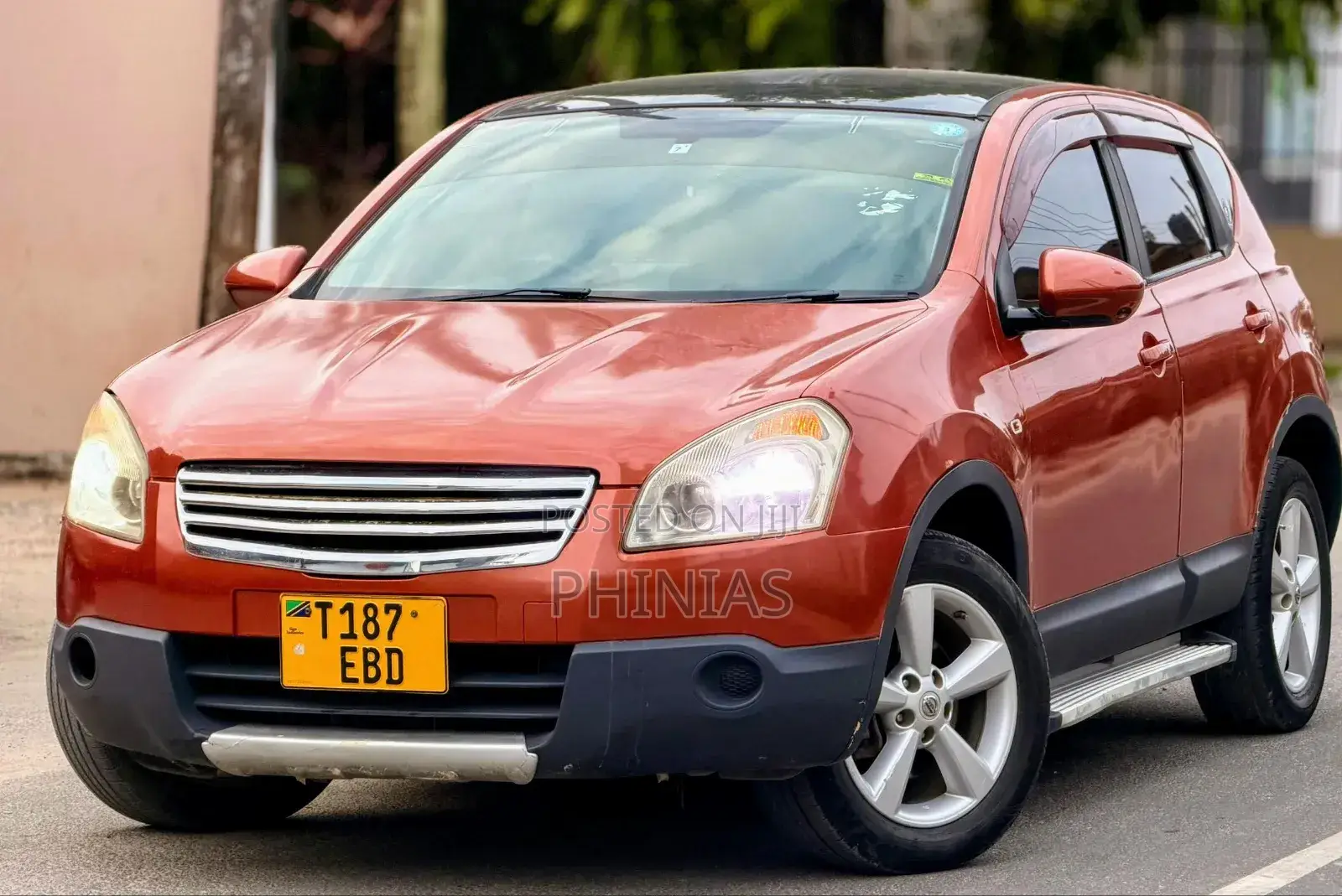 Nissan Dualis 2010 Maroon