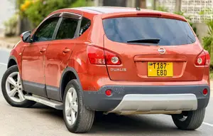 Nissan Dualis 2010 Maroon