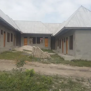 10bdrm House in Mark Real Estate, Maili Mmoja for sale
