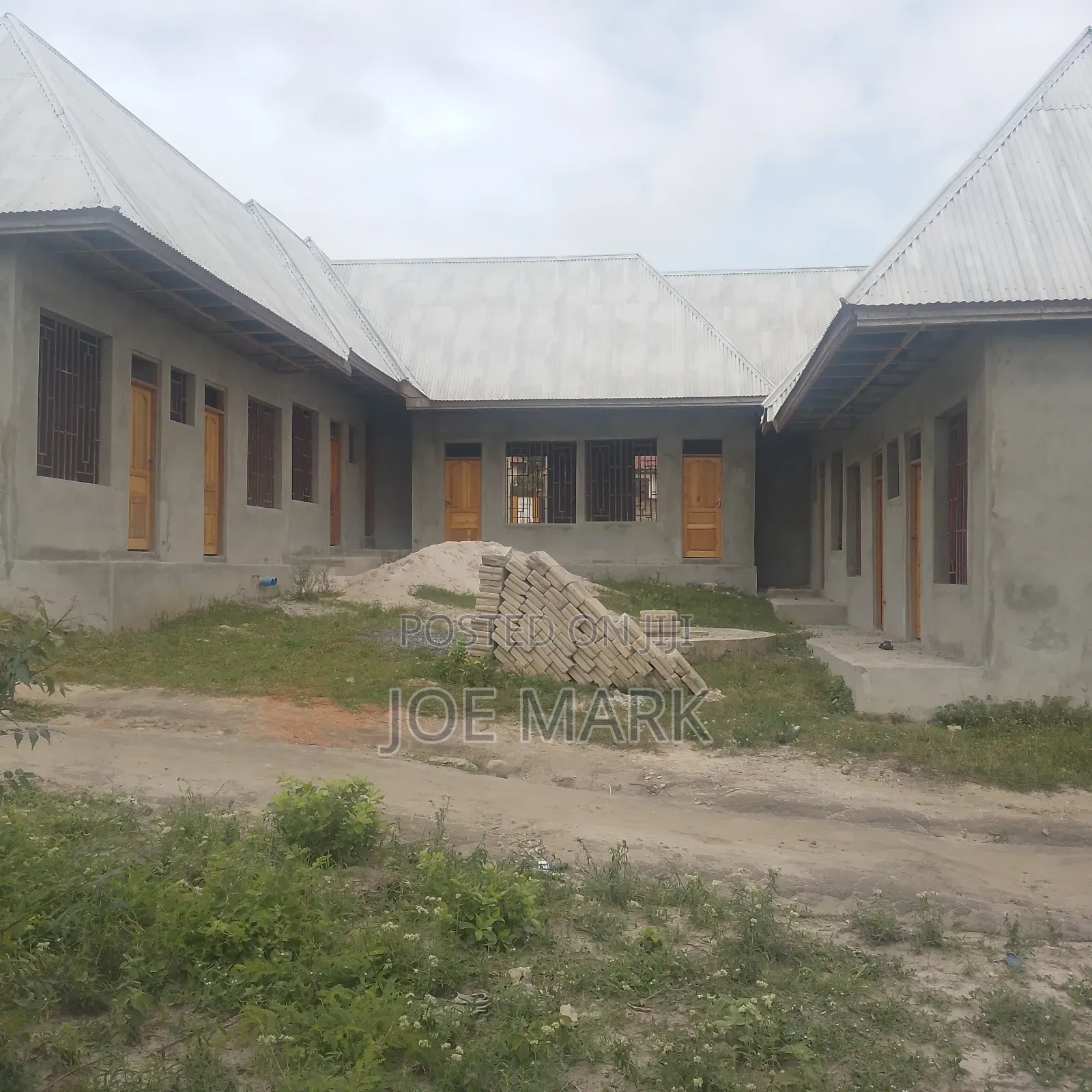 10bdrm House in Mark Real Estate, Maili Mmoja for sale