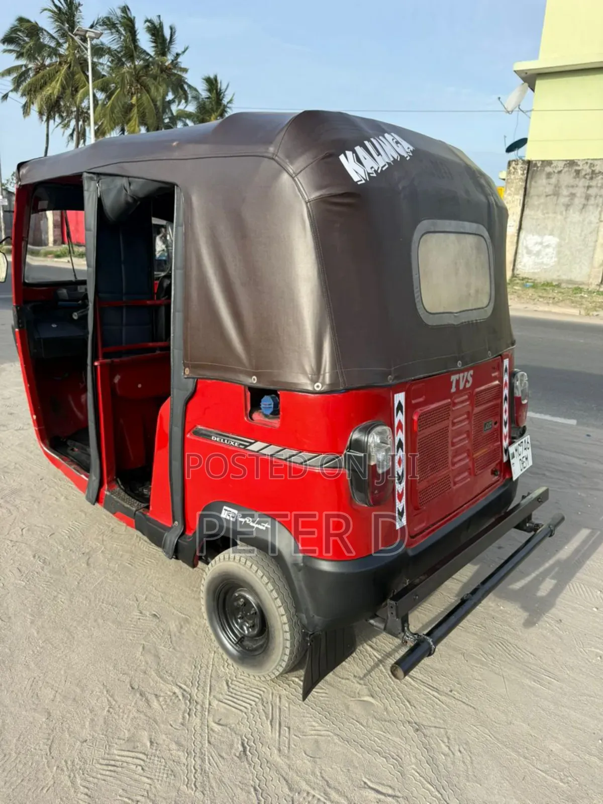 TVS Zeppelin 220 2025 Red