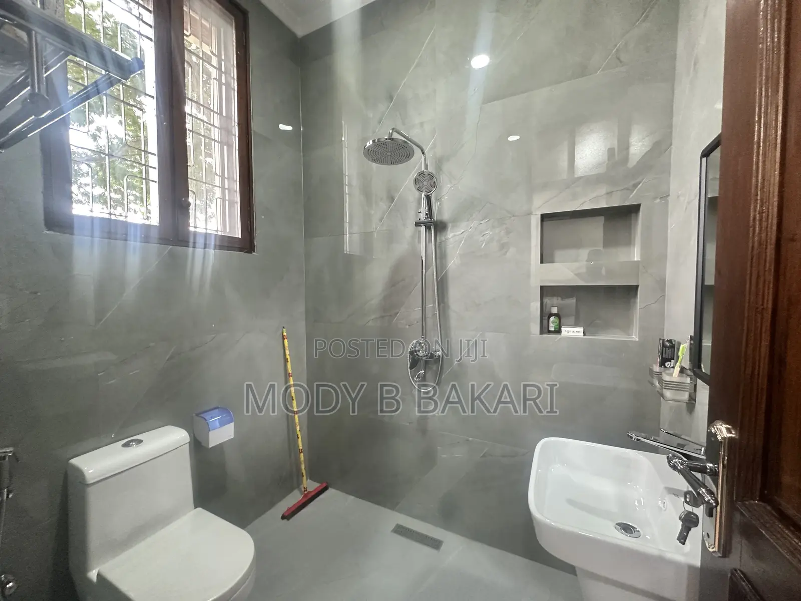 4bdrm Villa in Mikocheni for rent