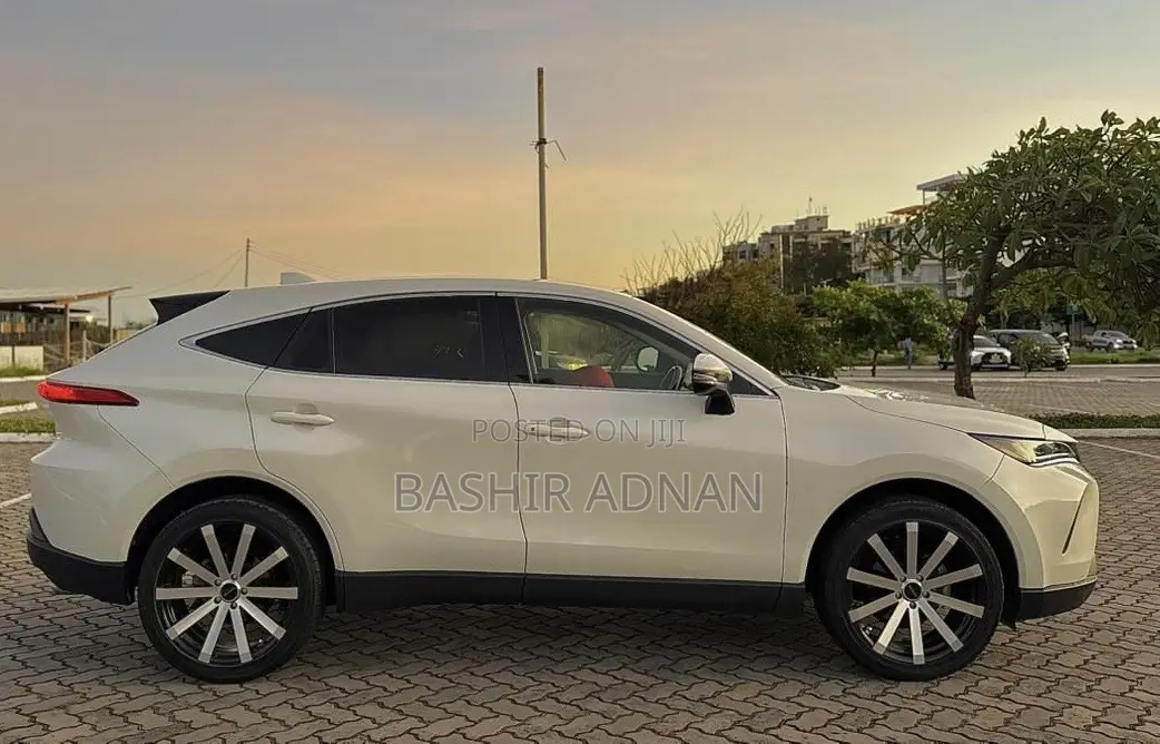 Toyota Harrier 2022 White