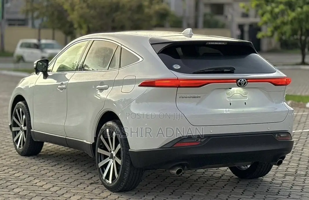 Toyota Harrier 2022 White