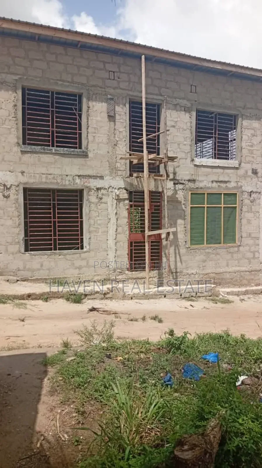 3bdrm House in Goba for sale