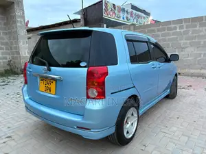 Toyota Raum 2004 Blue