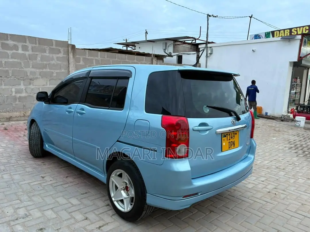 Toyota Raum 2004 Blue