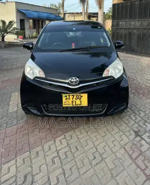 Toyota Ractis 2011 Black