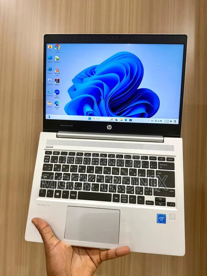 New Laptop HP 8GB Intel SSD 256GB