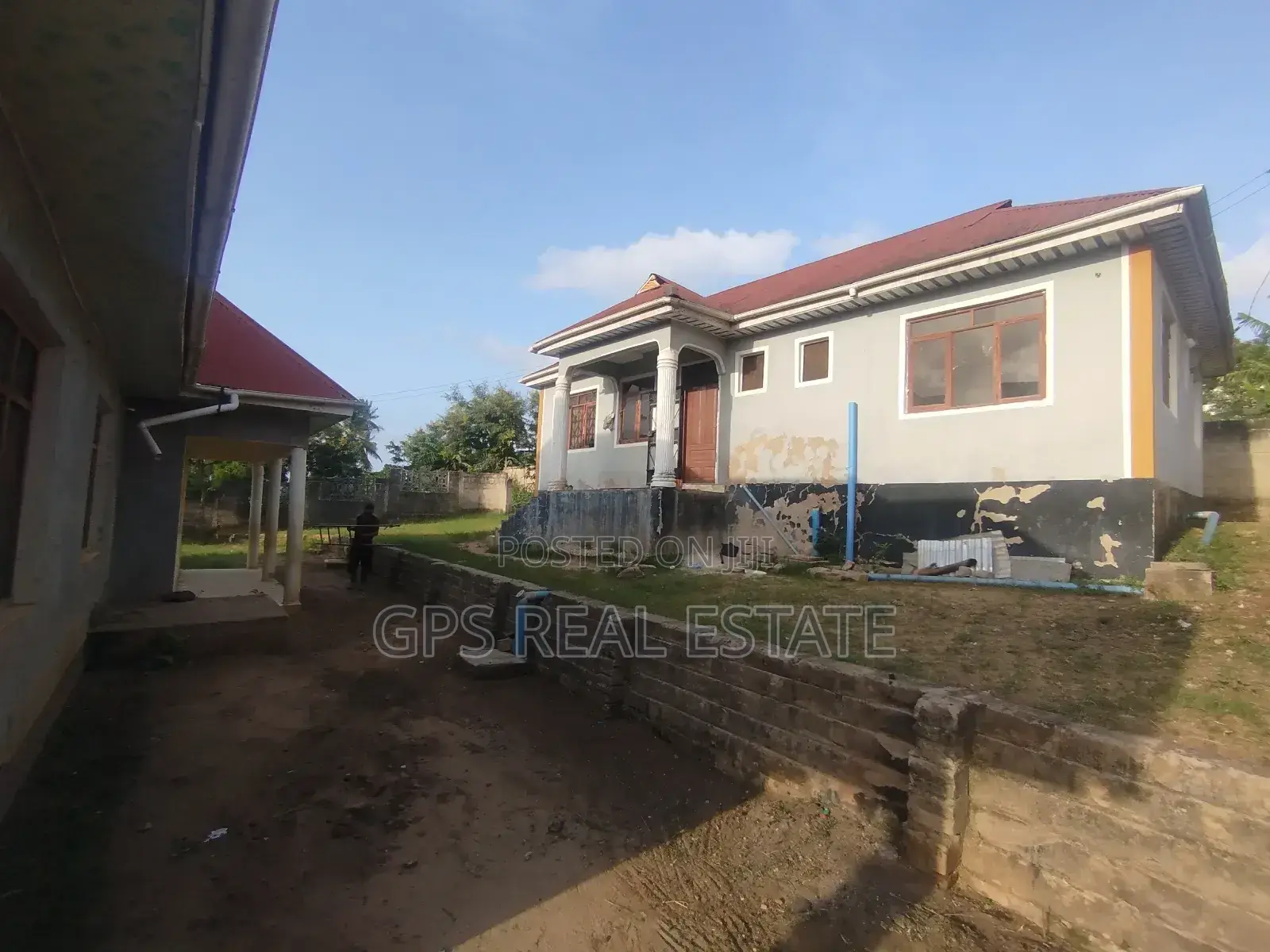 3bdrm House in Mbezi Makabe, Kinondoni for sale