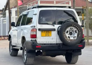 Toyota Land Cruiser 4.0 V6 GX 2010 White