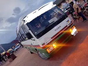 Mitsubishi Fuso Rosa 2003 White