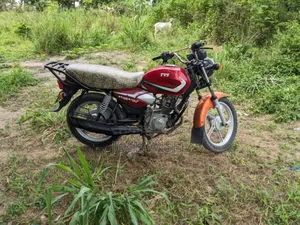 TVS HLX 125 2025 Red