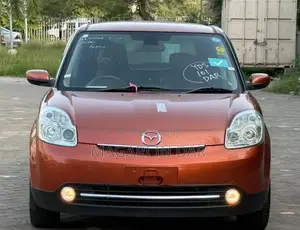 Mazda Verisa 2009 Orange