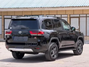 Toyota Land Cruiser 2024 Black