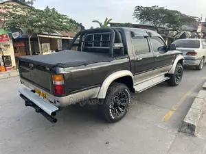 Toyota Hilux 1997 Gray