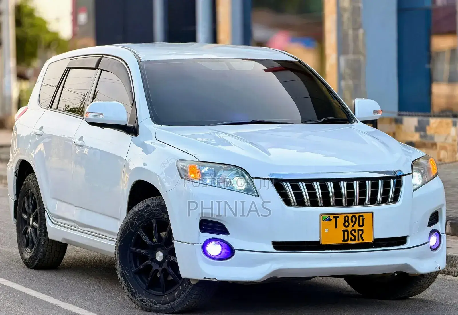 Toyota Vanguard 2008 White
