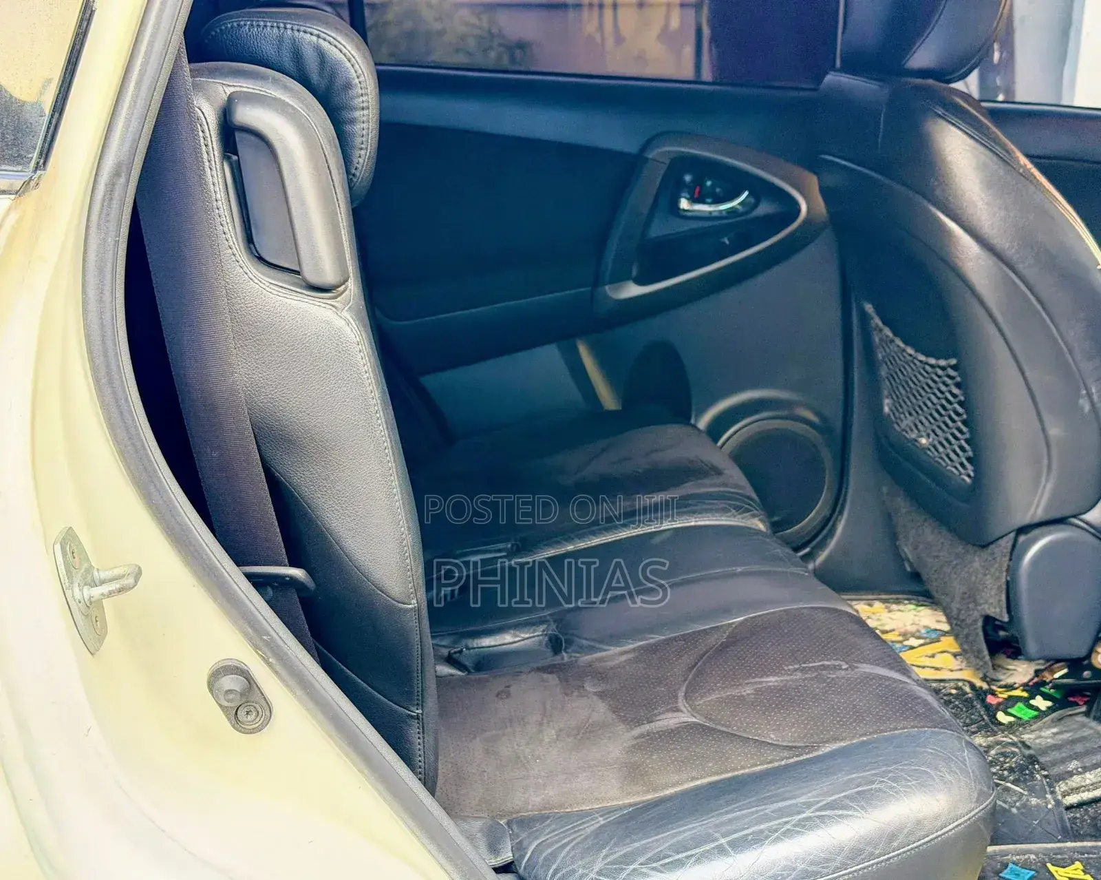 Toyota Vanguard 2008 White