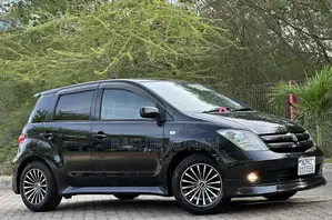 Toyota IST 2004 Black