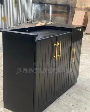 Kitchen Cabinet Kubwa Milango Mitatu,Droo Na Sehemu Ya Jiko.