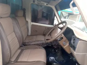 Toyota Land Cruiser 2017 White