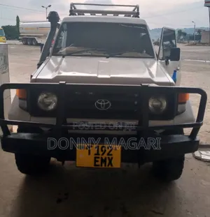 Toyota Land Cruiser 2017 White