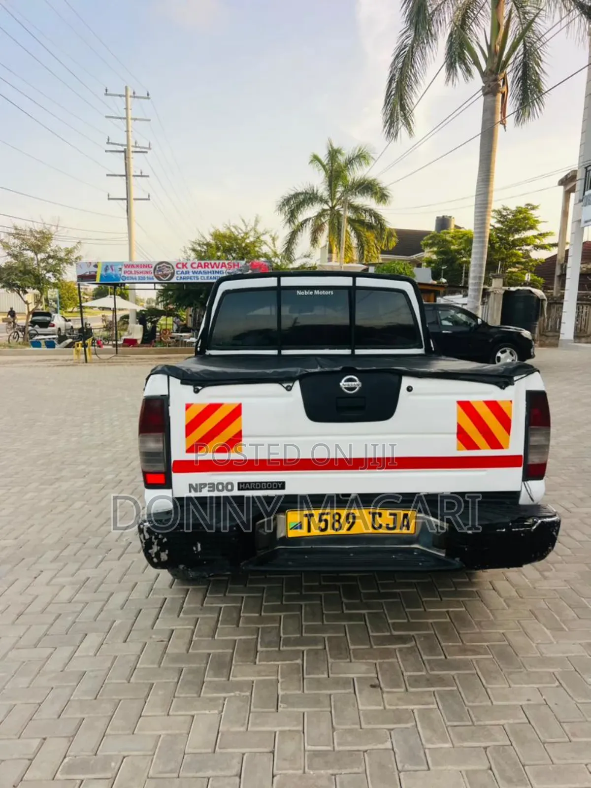 Nissan Hardbody 2012 White
