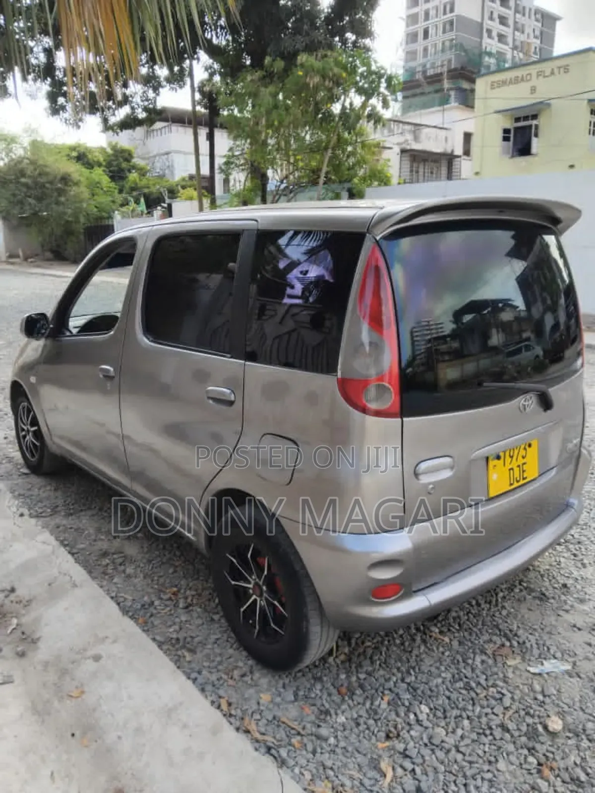 Toyota Fun Cargo 2004 Gray