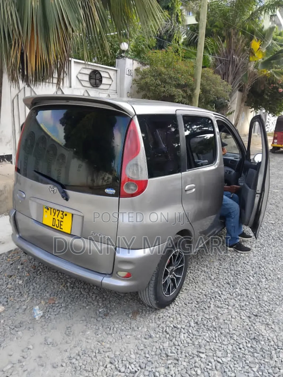 Toyota Fun Cargo 2004 Gray