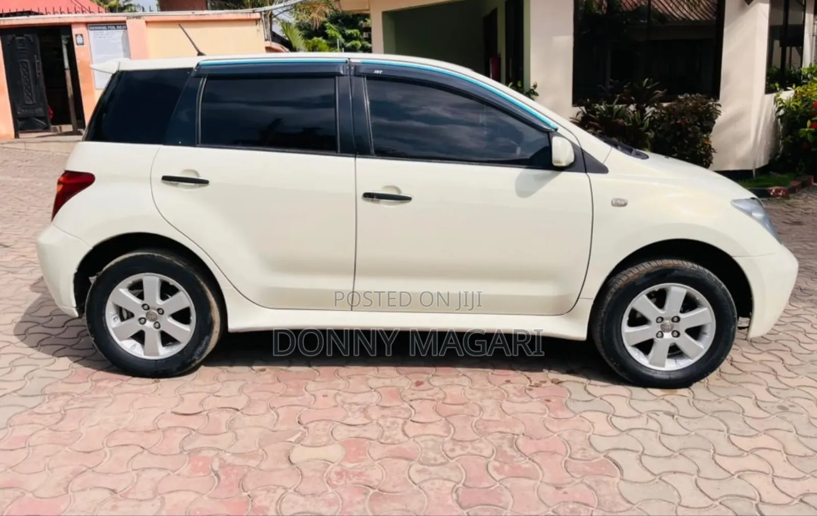 Toyota IST 2004 White