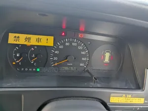 Toyota HiAce 2002 White