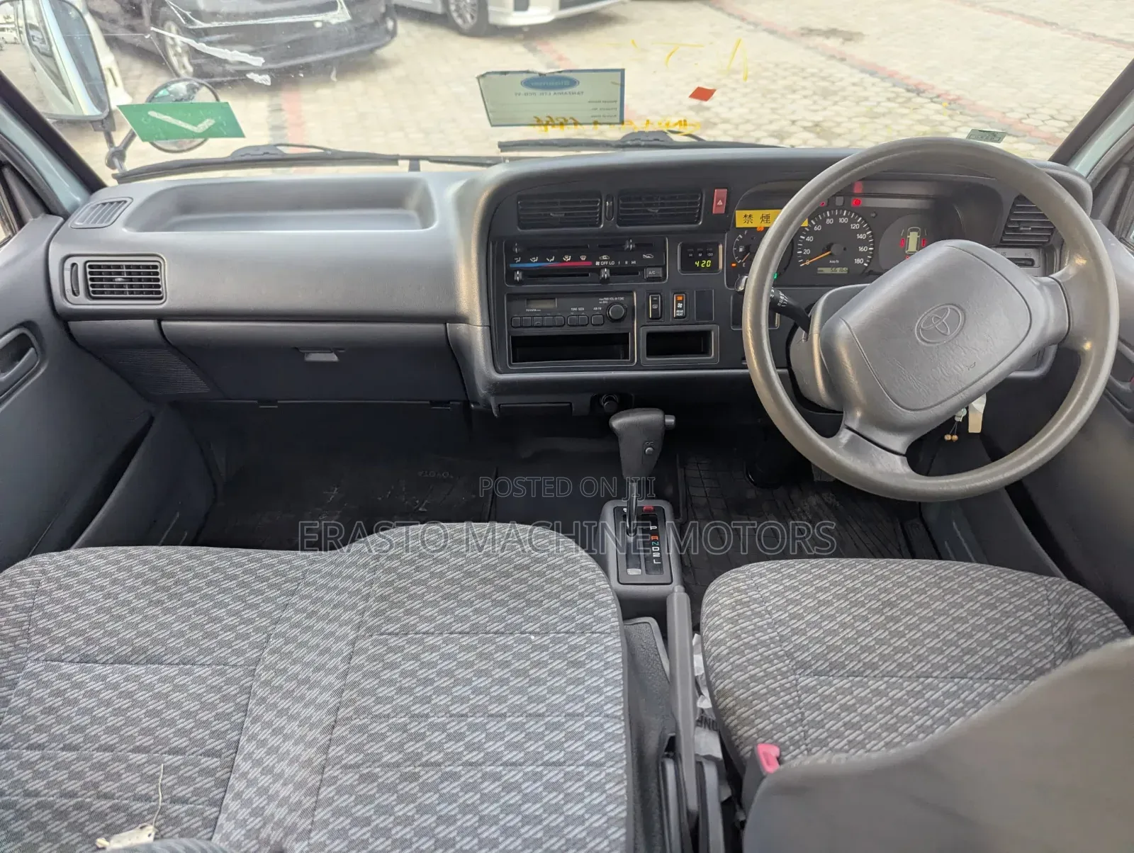 Toyota HiAce 2002 White