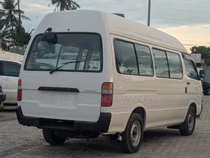 Toyota HiAce 2002 White