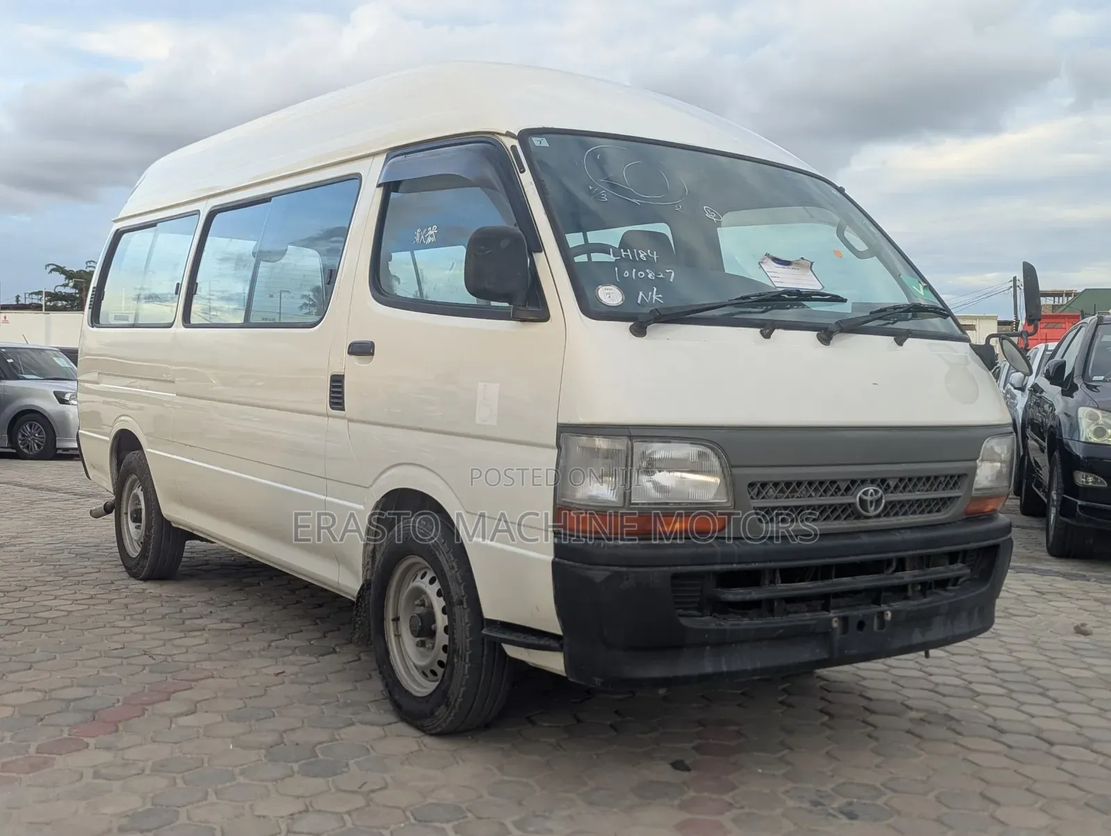 Toyota HiAce 2002 White