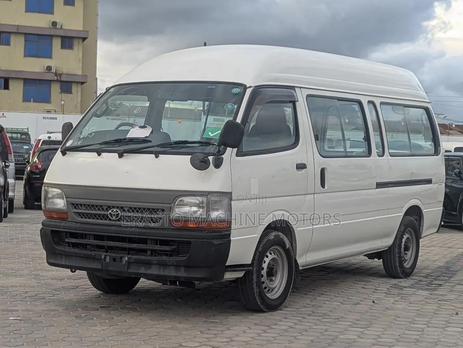 Toyota HiAce 2002 White