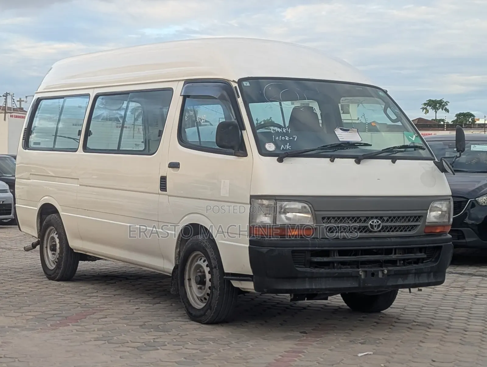 Toyota HiAce 2002 White