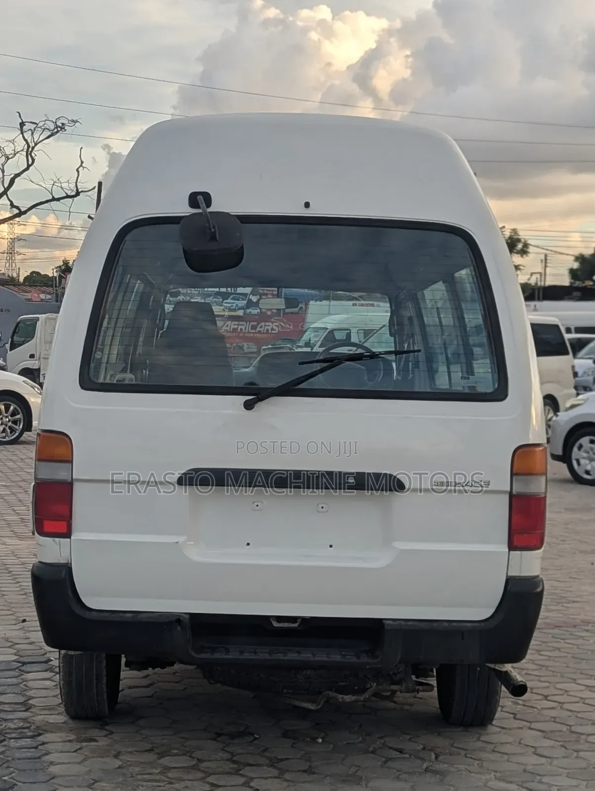 Toyota HiAce 2002 White
