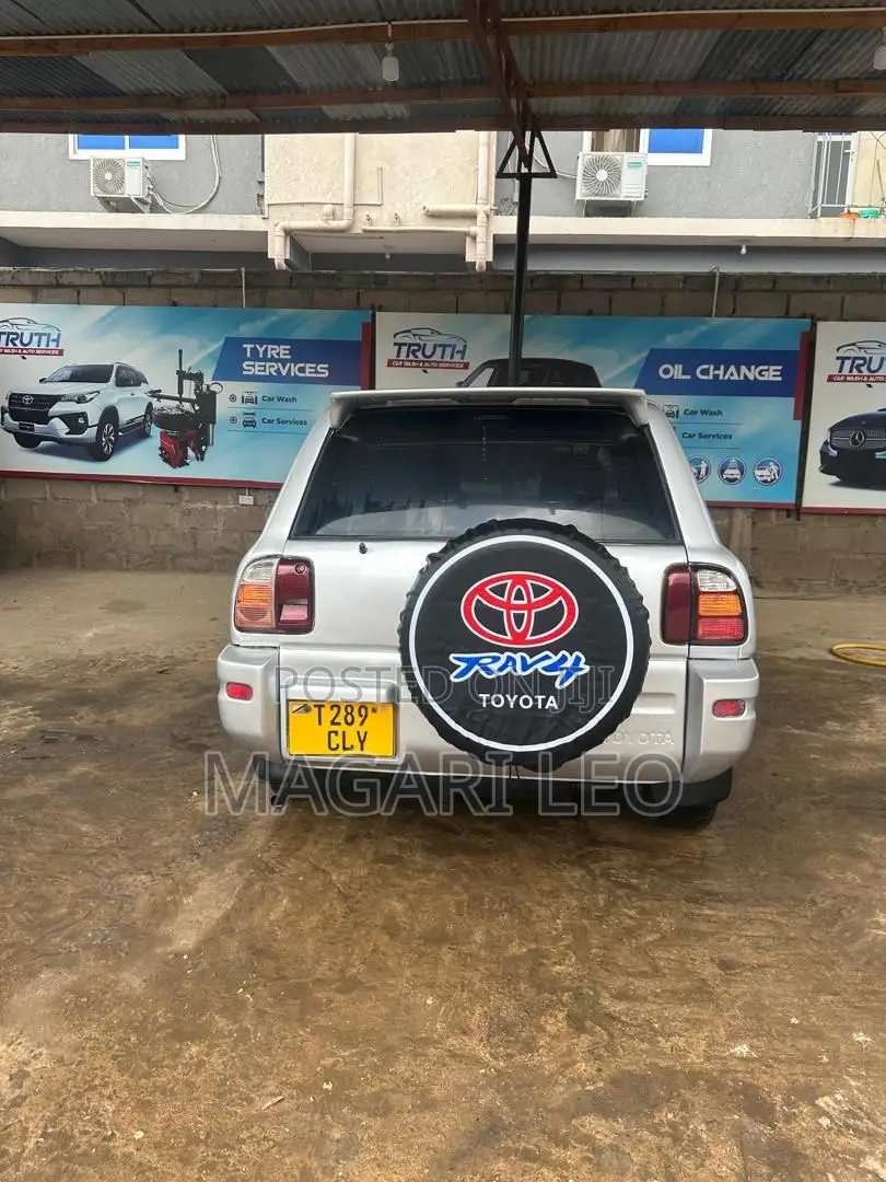 Toyota RAV4 1999 Silver