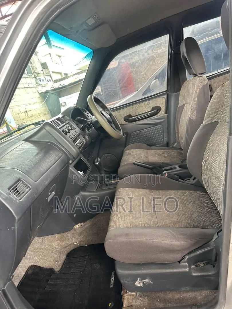 Toyota RAV4 1999 Silver