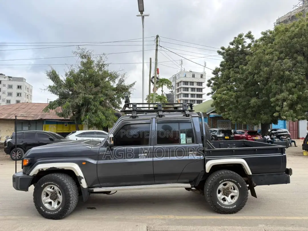 Toyota Land Cruiser 79 Series 2017 Gray