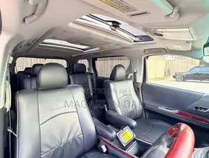 Toyota Vellfire 2010 White